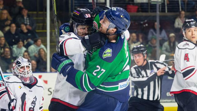 Adirondack Thunder and Maine Mariners tangle in Game 7