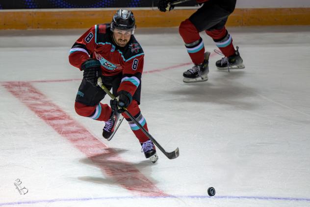Columbus River Dragons forward Tyler Barrow