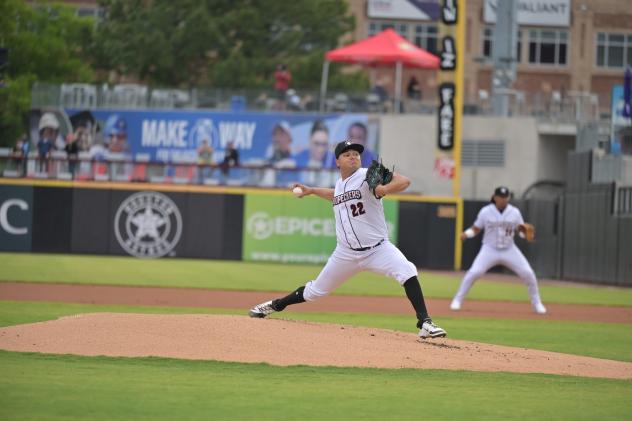 Fayetteville Woodpeckers pitcher Javier Perez