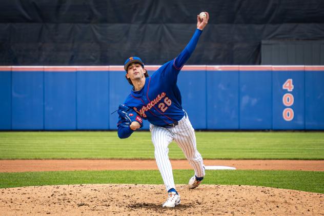 Syracuse Mets pitcher Zach Thornton