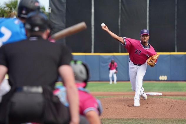 Pensacola Blue Wahoos pitcher Luis Moreno