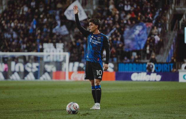 San Jose Earthquakes midfielder Niko Tsakiris