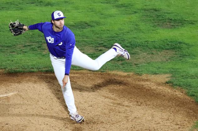 Evansville Otters pitcher Grif Hughes