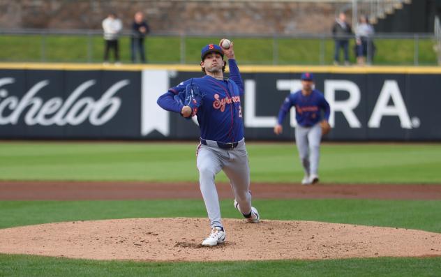 Syracuse Mets pitcher Zach Thornton