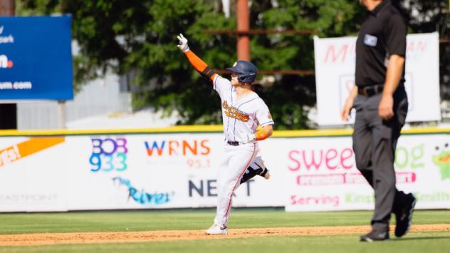 Down East Bird Dawgs infielder Lyle Miller-Green circle the bases