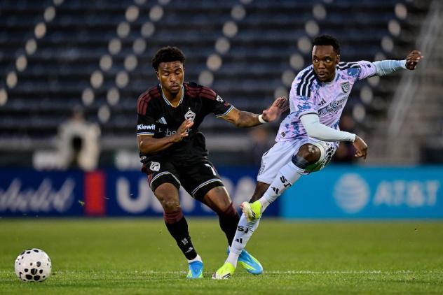 San Jose Earthquakes battle the Colorado Rapids