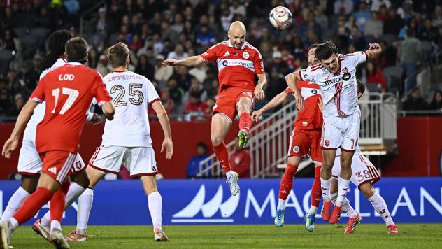 Chicago Fire FC battle the Toronto FC