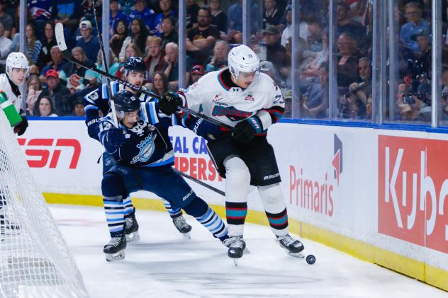 Kelowna Rockets battle the Chicoutimi Sagueneens