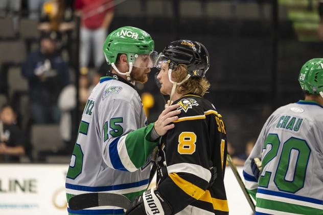 Florida Everblades' Carson Gicewicz and Wheeling Nailers' Aidan Sutter on game night