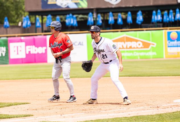 Lincoln Saltdogs outfielder Connor Bagnieski on first against the Kane County Cougars