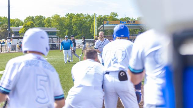 Lake Country DockHounds prepare to greet Peter Zimmerman