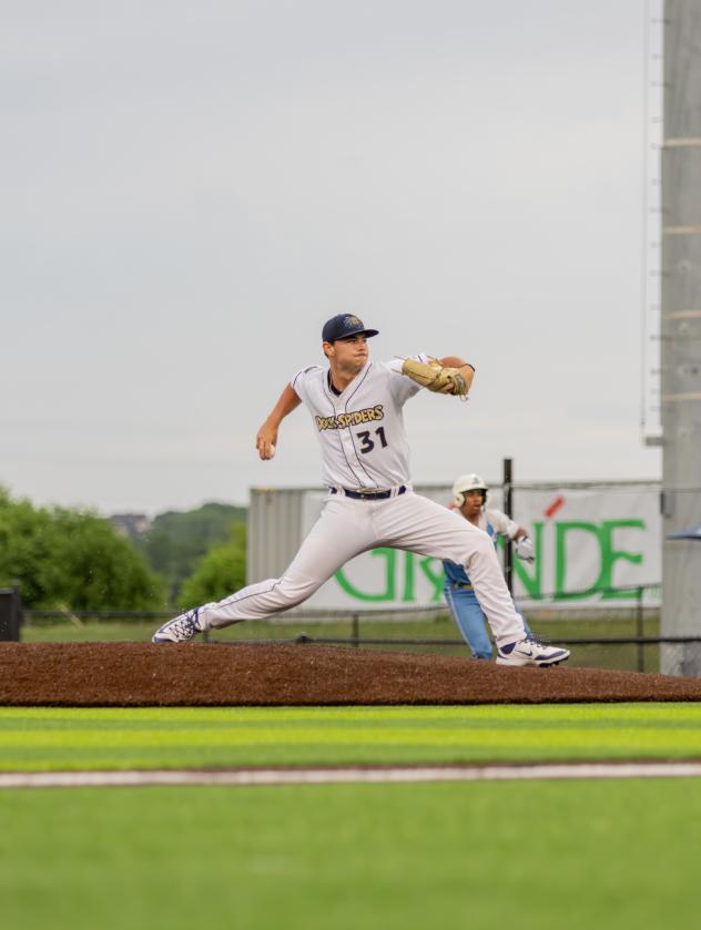 Fond du Lac Dock Spiders pitcher Billy Gregory