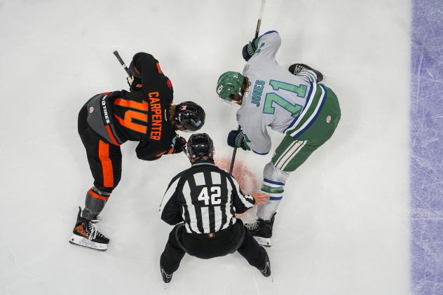 Kansas City Mavericks' Bobo Carpenter versus Florida Everblades' Jett Jones