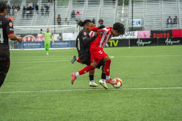 Atlético Ottawa battles Vancouver FC