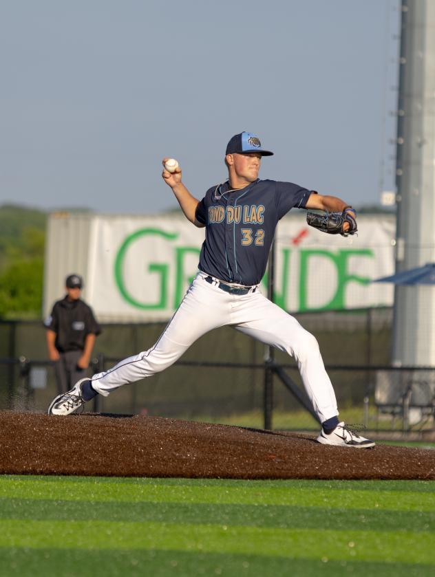 Fond du Lac Dock Spiders' Gunner Gilmore in action
