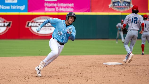 Hickory Crawdads outfielder Marcos Torres