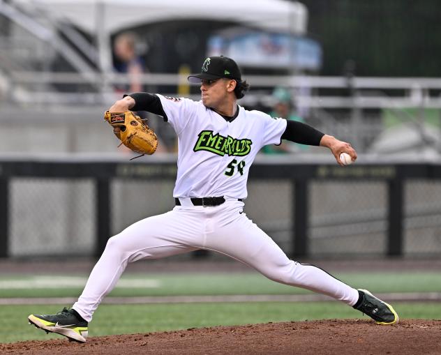 Eugene Emeralds pitcher Luis De La Torre