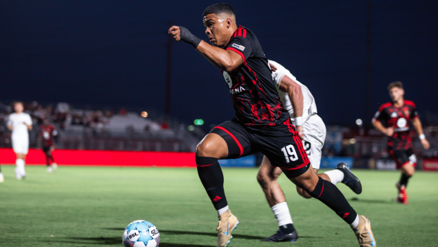 Phoenix Rising forward Damian Rivera