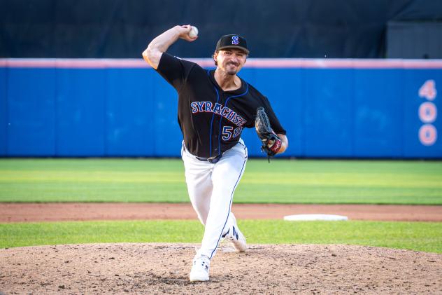 Syracuse Mets' Jack Weisenburger on the mound