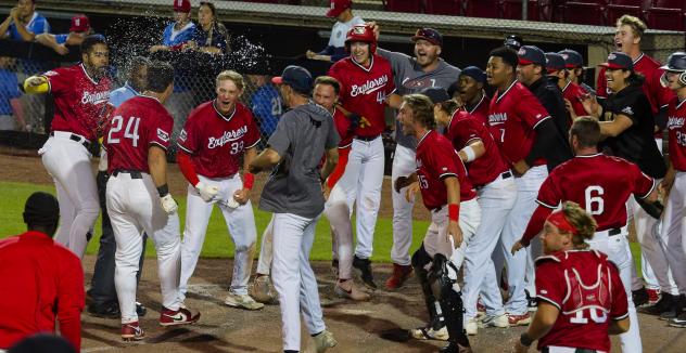 Sioux City Explorers celebrate win