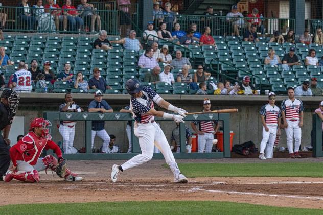 Lincoln Saltdogs at bat