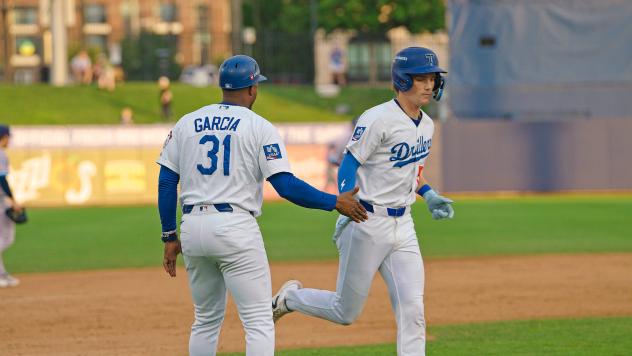 Tulsa Drillers outfielder Mike Sirota rounds third base