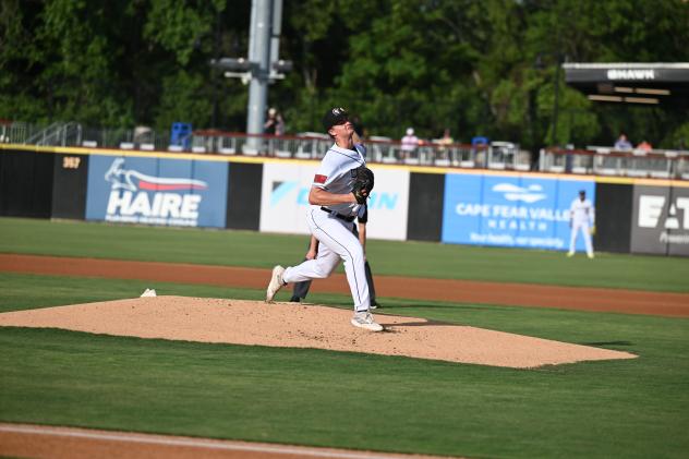 Fayetteville Woodpeckers pitcher Adam Shoemaker