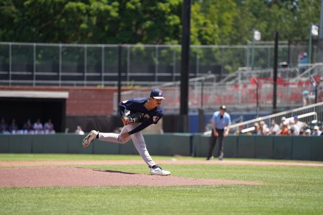 Somerset Patriots pitcher Kyle Carr