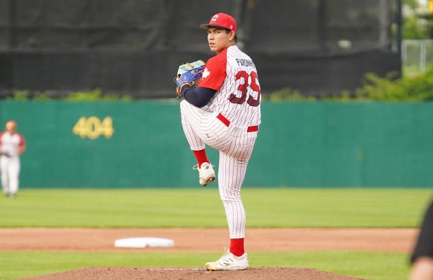Ottawa Titans pitcher Eric Pardinho