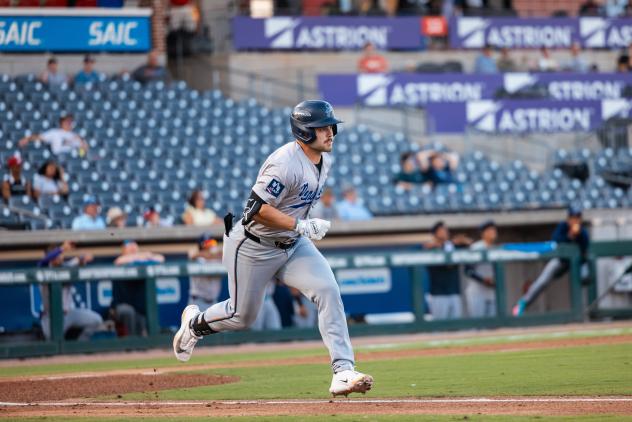 Pensacola Blue Wahoos outfielder Brandon Compton