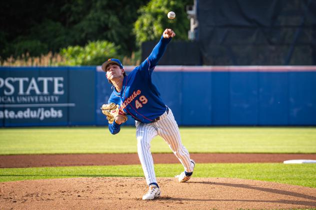 Syracuse Mets pitcher Zach Thornton