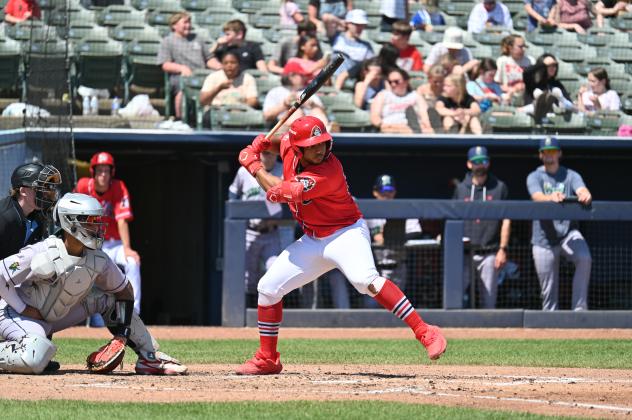 Catcher Rainiel Rodriguez with the Peoria Chiefs
