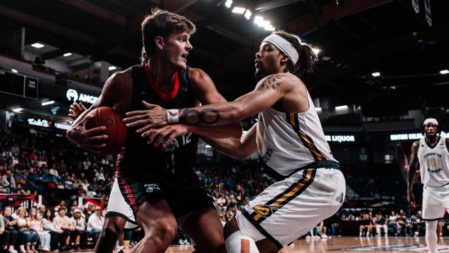 Vancouver Bandits versus the Edmonton Stingers,