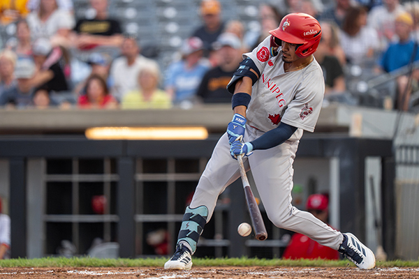 Οι Goldeyes περνούν από σκύλους στο Rosemont