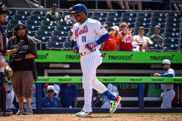 WooSox ataca cedo, derrota o Mets por 7-3 no final da série