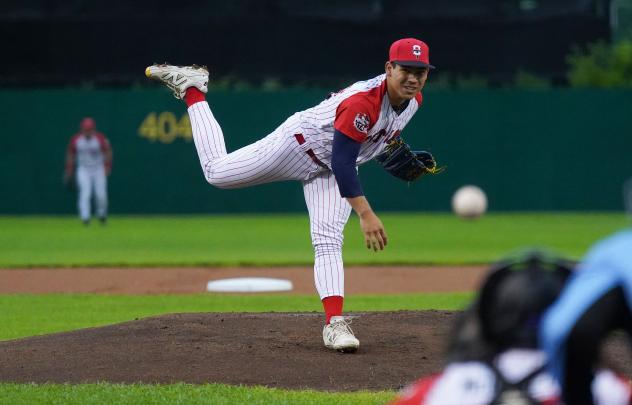 Ottawa Titans pitcher Eric Pardinho