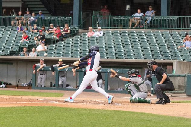 Lincoln Saltdogs at bat
