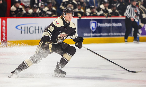 Forward Kaden Bohlsen with the Hershey Bears