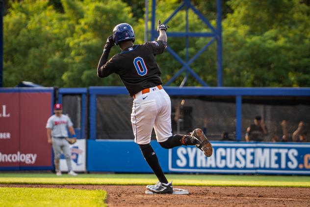 Ronny Mauricio of the Syracuse Mets rounds the bases