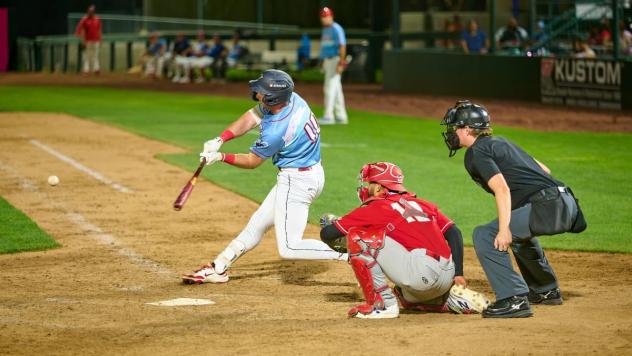 Tri-City Dust Devils (as the Rooster Tails) outfielder Aaron Graeber at bat