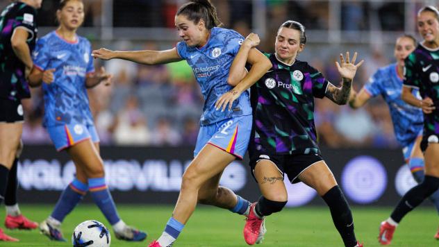Racing Louisville FC battles the Houston Dash