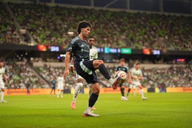 Sounders FC handle the ball against Austin FC