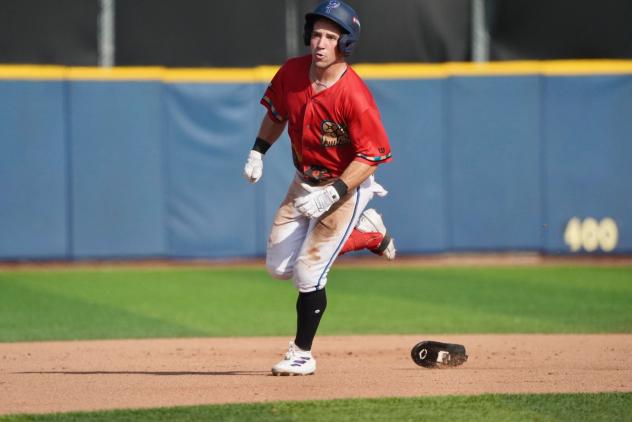 Pensacola Blue Wahoos on the basepaths