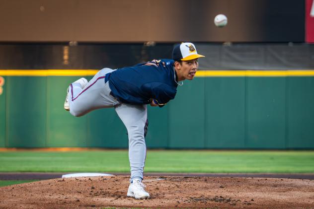 Syracuse Mets pitcher Jonah Tong delivers