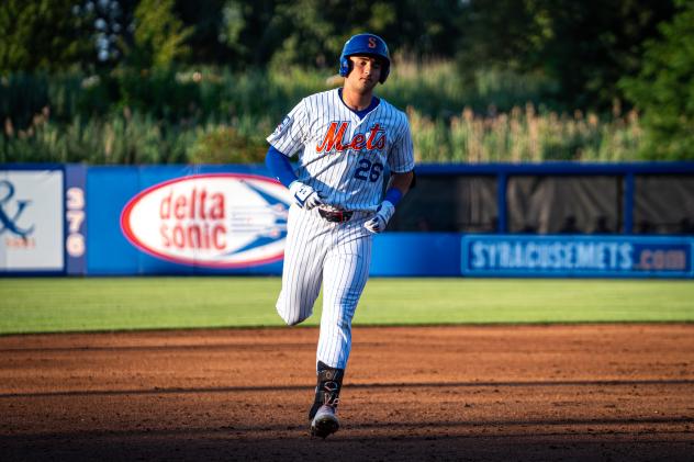 Syracuse Mets third baseman Nick Lorusso