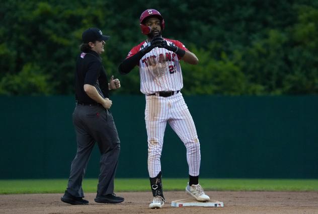 Ottawa Titans outfielder Myles Smith