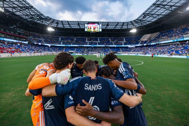 New York City FC huddle vs. Cruz Azul