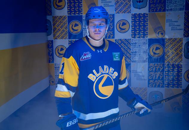 Saskatoon Blades forward David Lewandowski