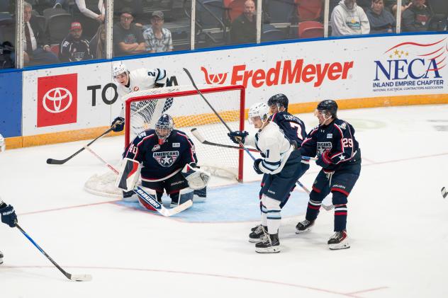 Penticton Vees battle the Tri-City Americans