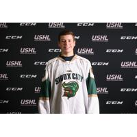 Forward Walker Duehr with the Sioux City Musketeers